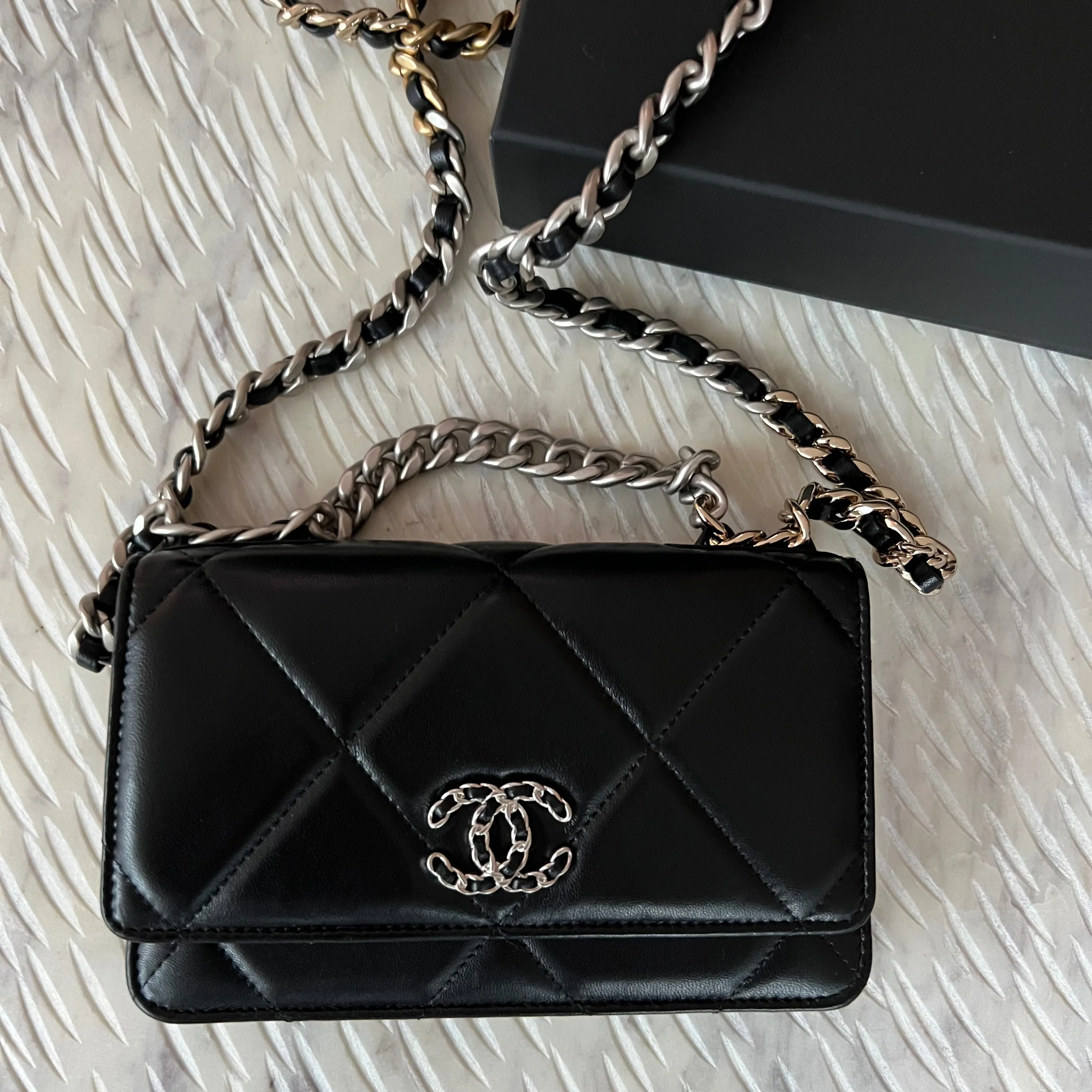 Chanel 19 Wallet On Chain